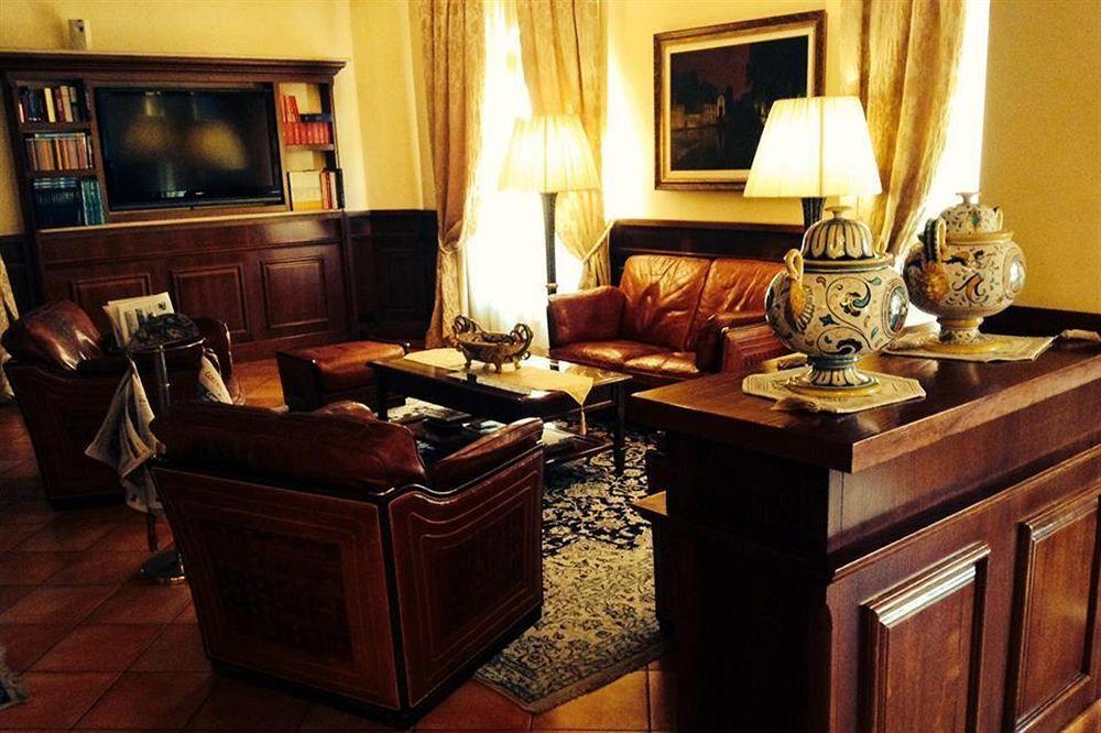 Hotel Four Points Flex By Sheraton Naples 4*