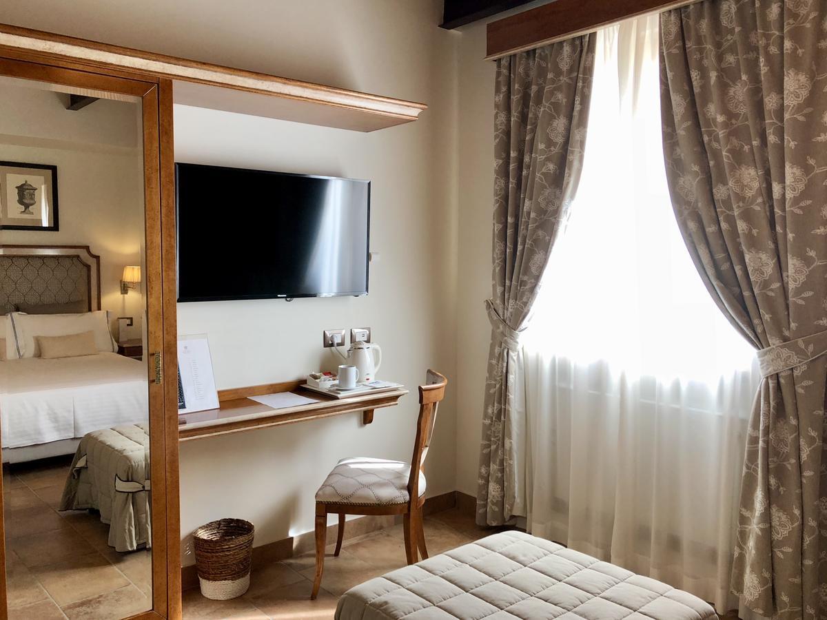 Hotel Four Points Flex By Sheraton Naples 4*